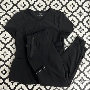 Cherokee infinity jogger scrub set